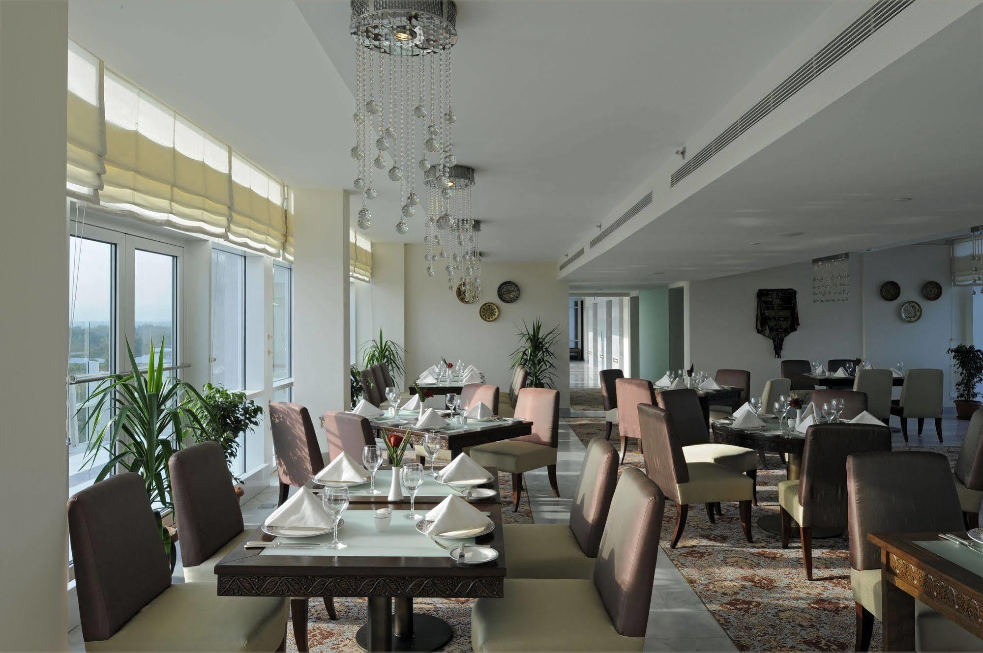 Dushanbe Serena Hotel 레스토랑 사진